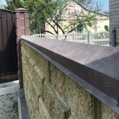 Козырек на кирпичный столб