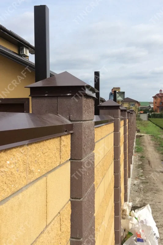 Планка парапета на забор загородного дома